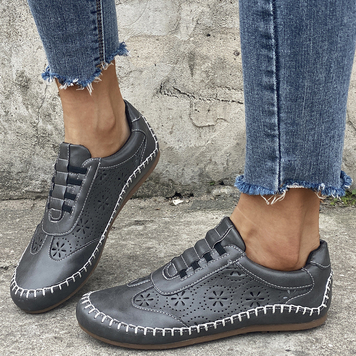 New round toe hollow flat casual shoes